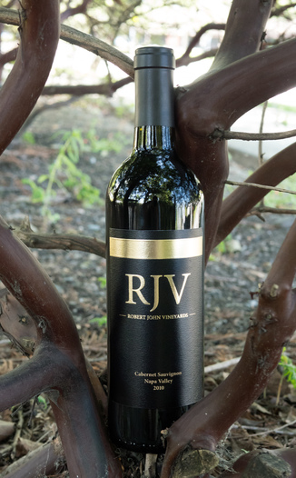 Robert John Vineyards 2010 Napa Valley Cabernet Sauvignon 750ml Wine Bottle