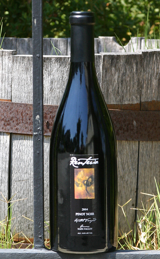 Renteria 2004 Pinot Noir 750ml Wine Bottle