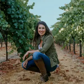 Amista Vineyards Winemaker Ashley Herzberg