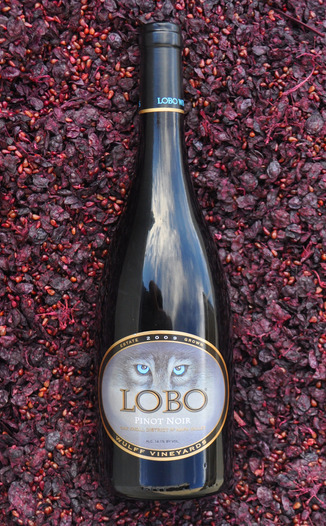 Lobo 2009 Lobo Pinot Noir, Oak Knoll 750ml Wine Bottle