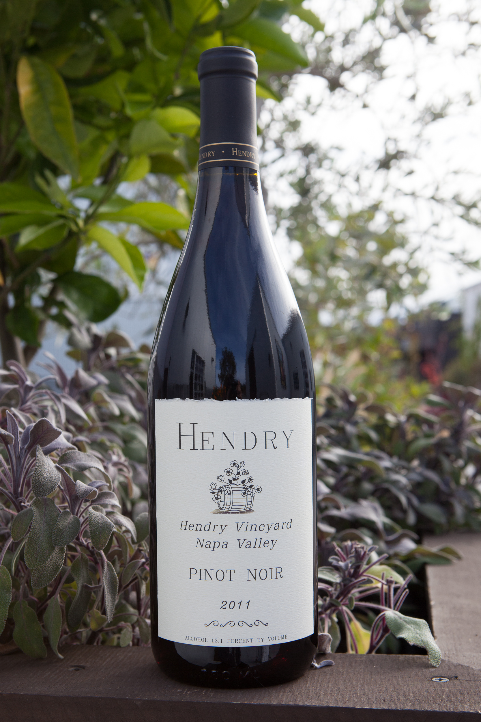 Hendry Ranch Wines 2011 Napa Valley Pinot Noir 750ml Wine Bottle