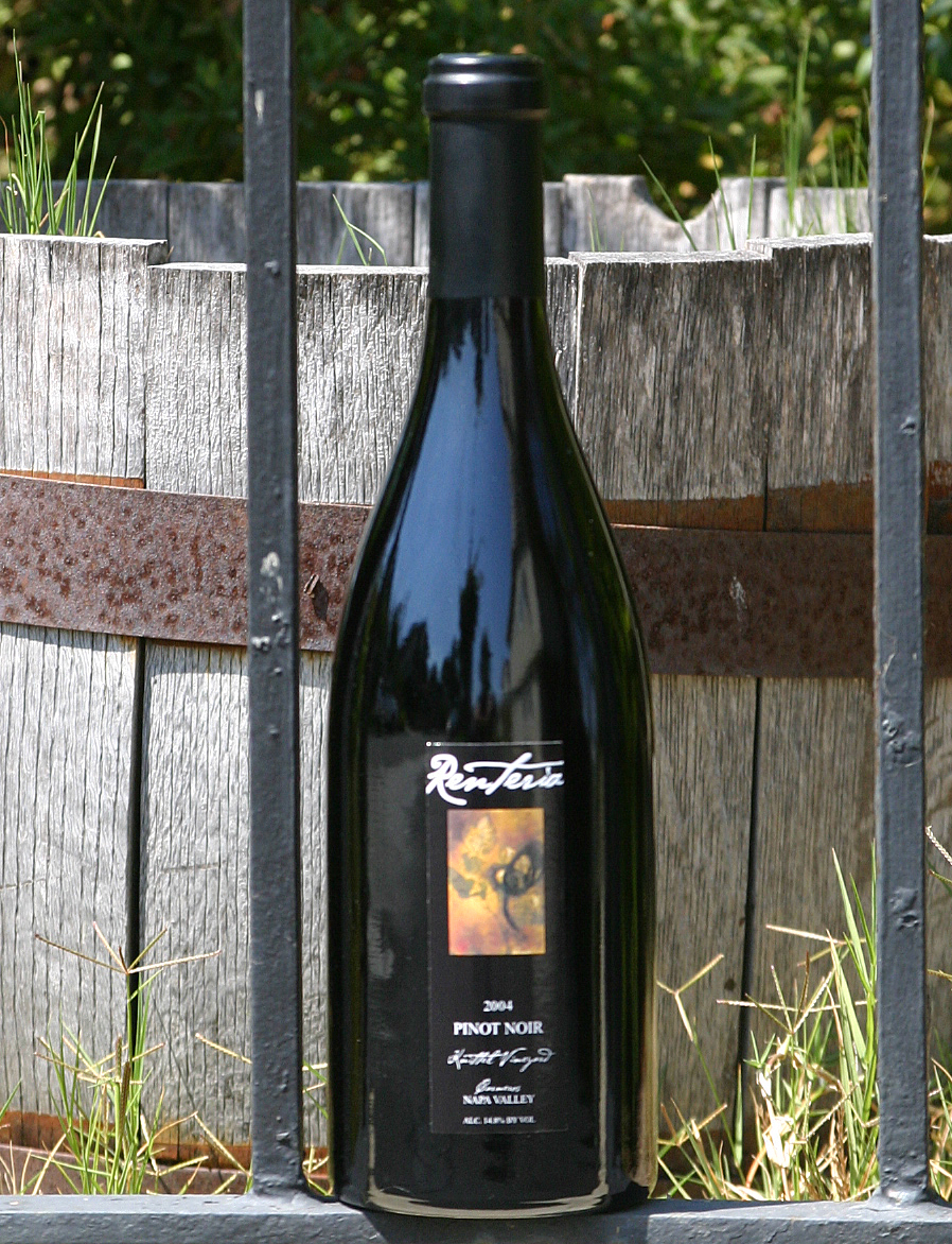 Renteria 2004 Pinot Noir 750ml Wine Bottle