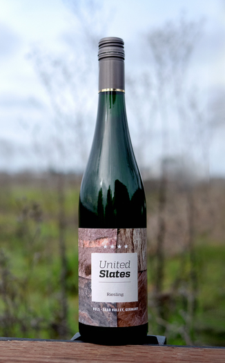 Vols 2015 'United Slates' Saar Riesling Kabinett Feinherb 750ml Wine Bottle