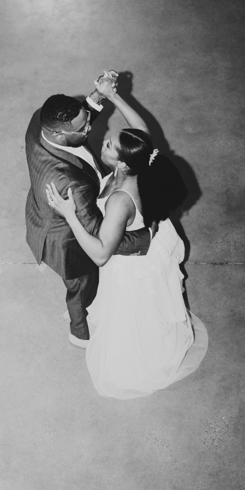 TAMEKA JEREMY WILLIAM AVERY PHOTOGRAPHY HIGHLAND BREWING FIRST DANCE CHARLOTTE