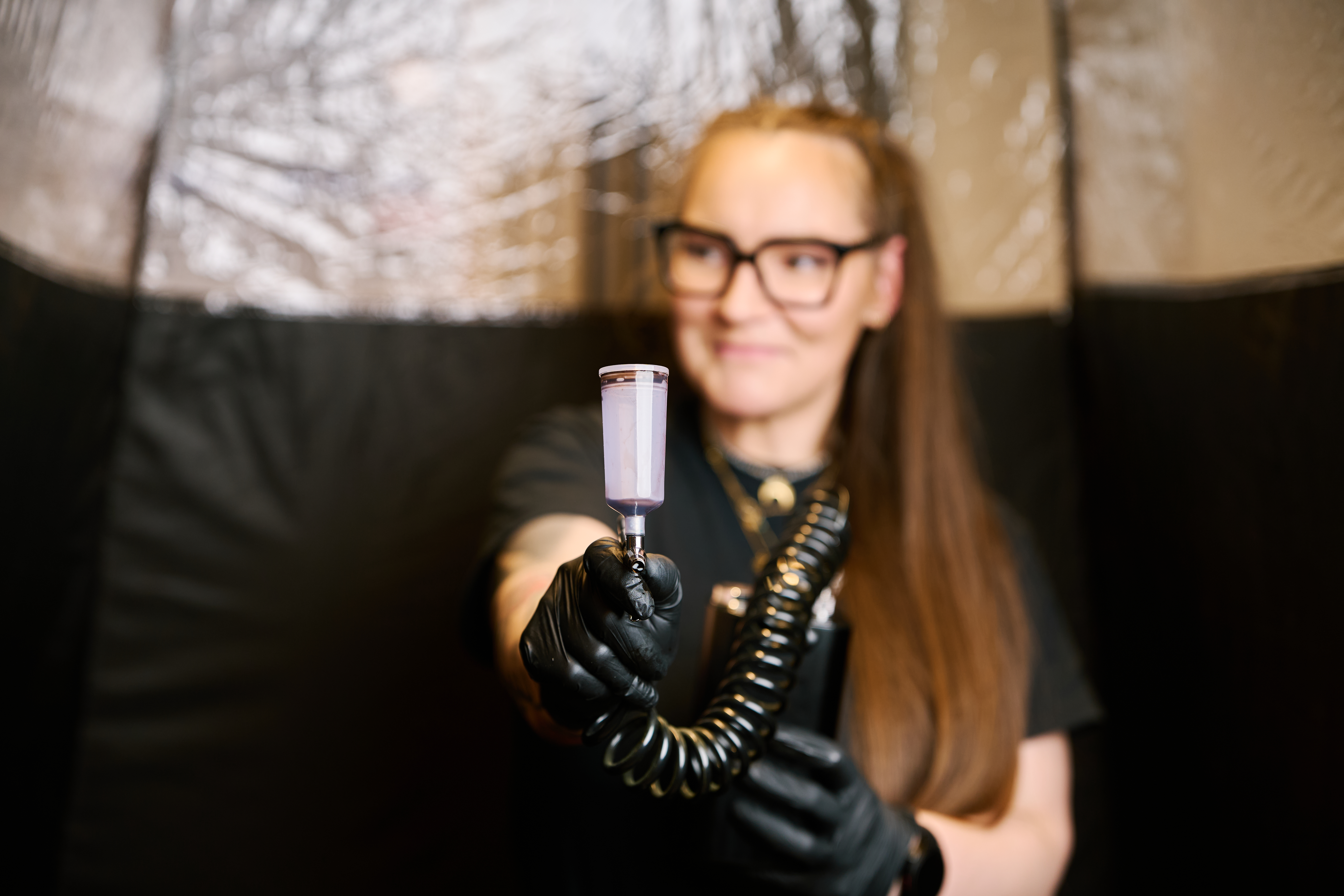 Izabela Jachowska - award winning spray tan artist, spray tan educator, spray tan trainer