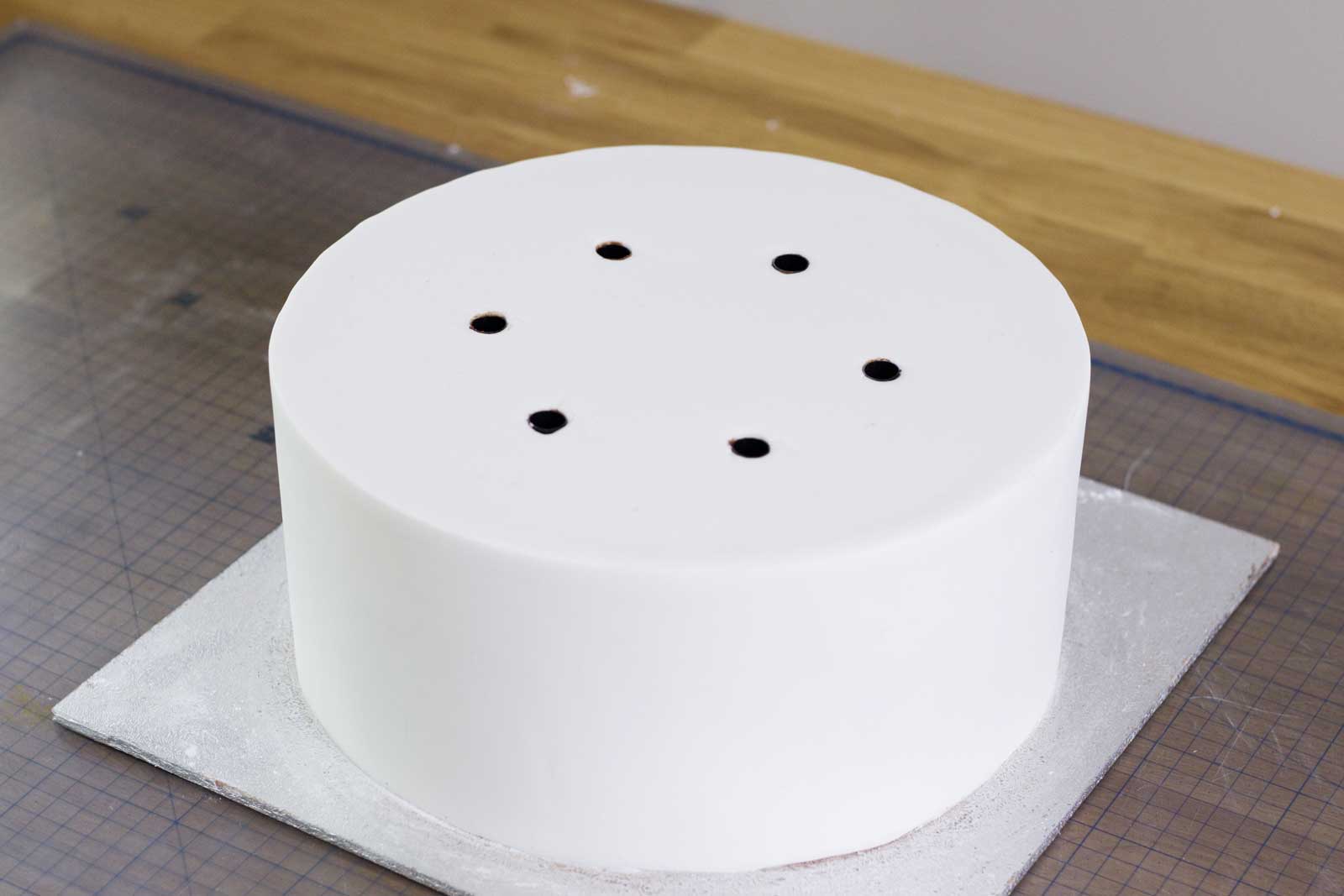 Secure Cake Stacking Pictorial