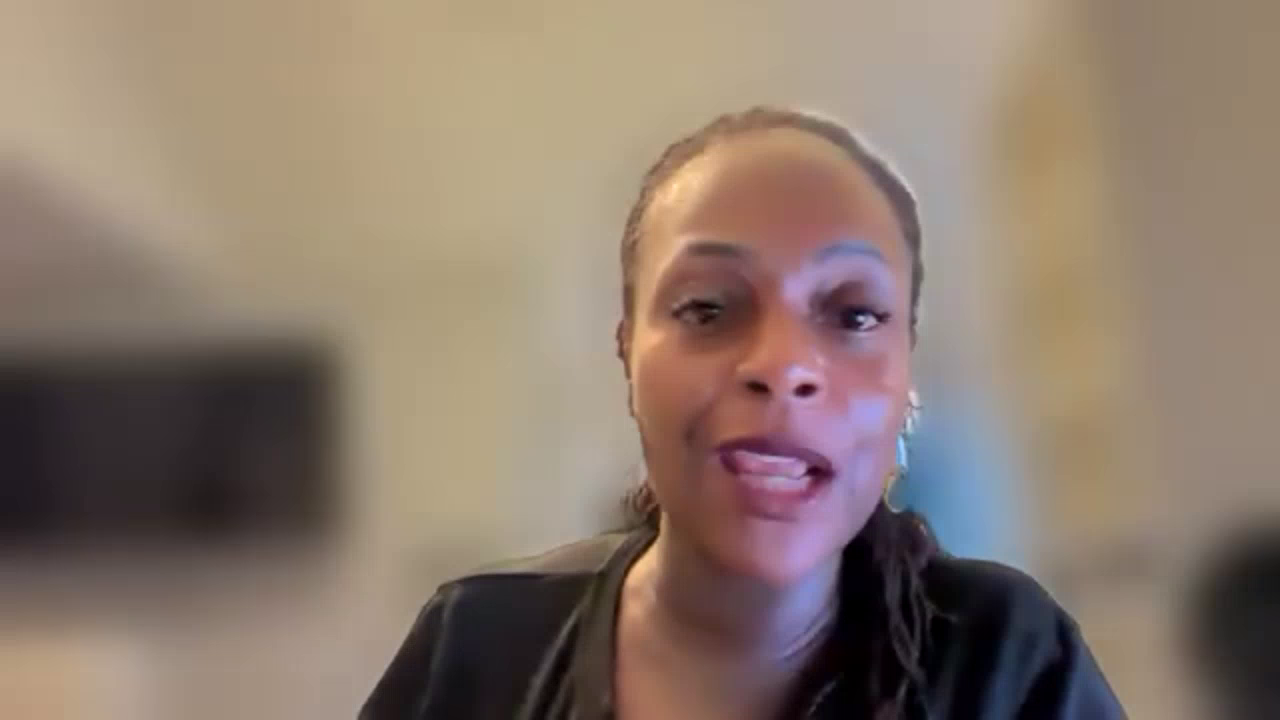Naomi Jordan Cook speaking directly to learners during the live August 6 Pre-AI Master Class on Zoom