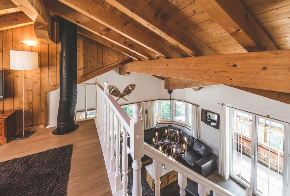 Deluxe Attic Apartment with Authentic Alpine Features