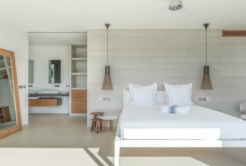 Grand Classic Villa with Stunning Islands Views