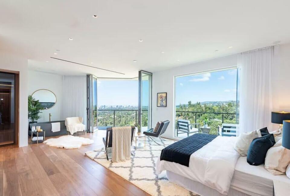 Reimagined Fantastic Villa with Delightful Amenities