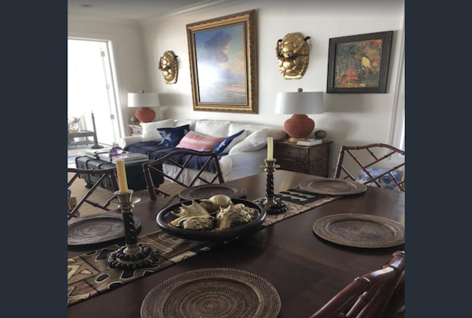 Pinders Beachfront Villa and Cottage