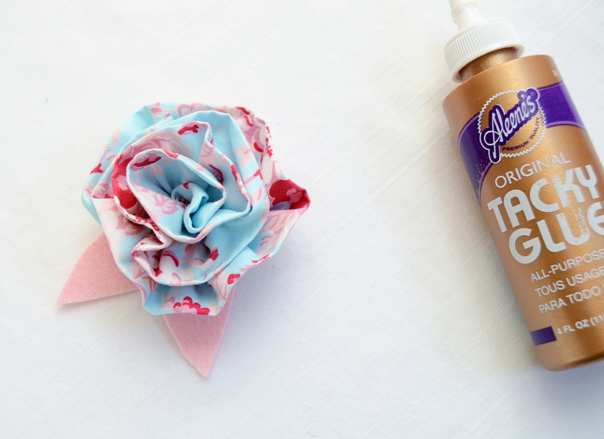 How to Make a Fabric Rosette Threads