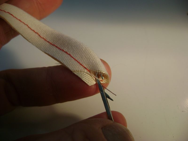 How to Sew Even Bias Fabric Loops Threads