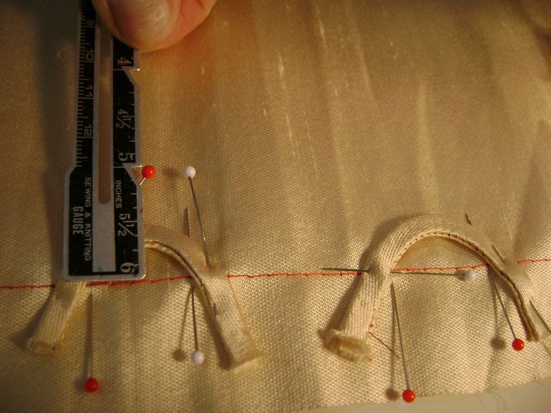 How to Sew Even Bias Fabric Loops Threads