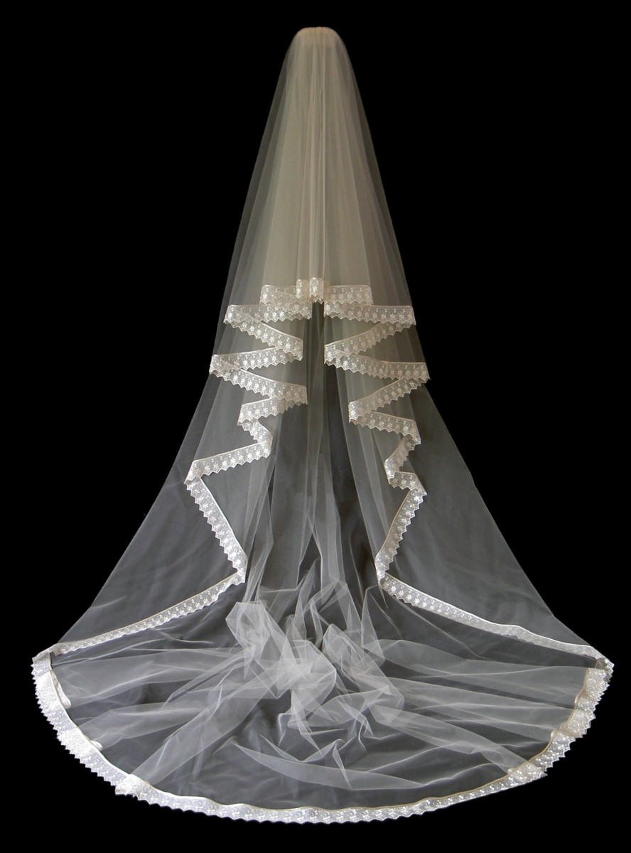 Vintage Inspired Bridal Veil - Threads