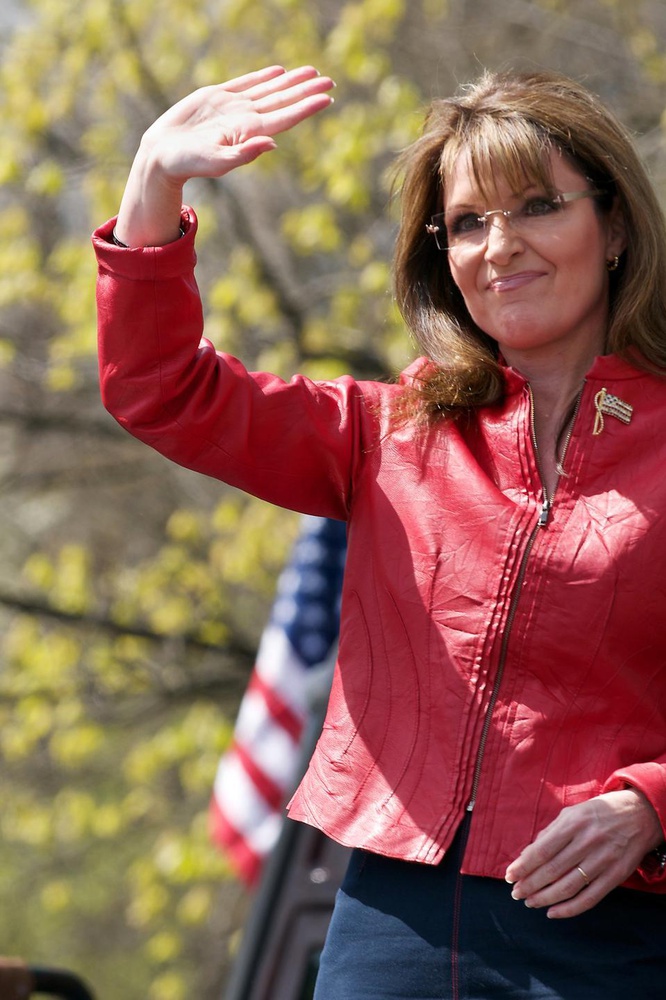 Sarah Palin waves goodbye to the crowd on Boston Common.