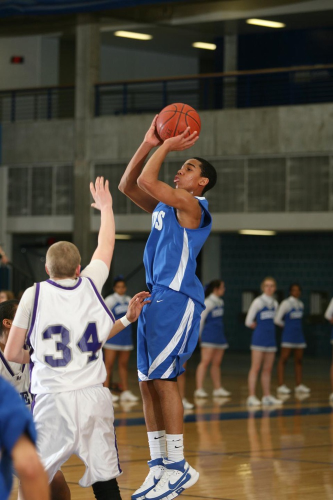 2012 point guard Siyani Chambers committed to joining the future Harvard class of 2016 on Monday.