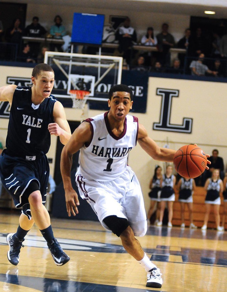 Siyani Chambers was one of three men's basketball players tabbed with Athlete of the Week Runners-Up honors.