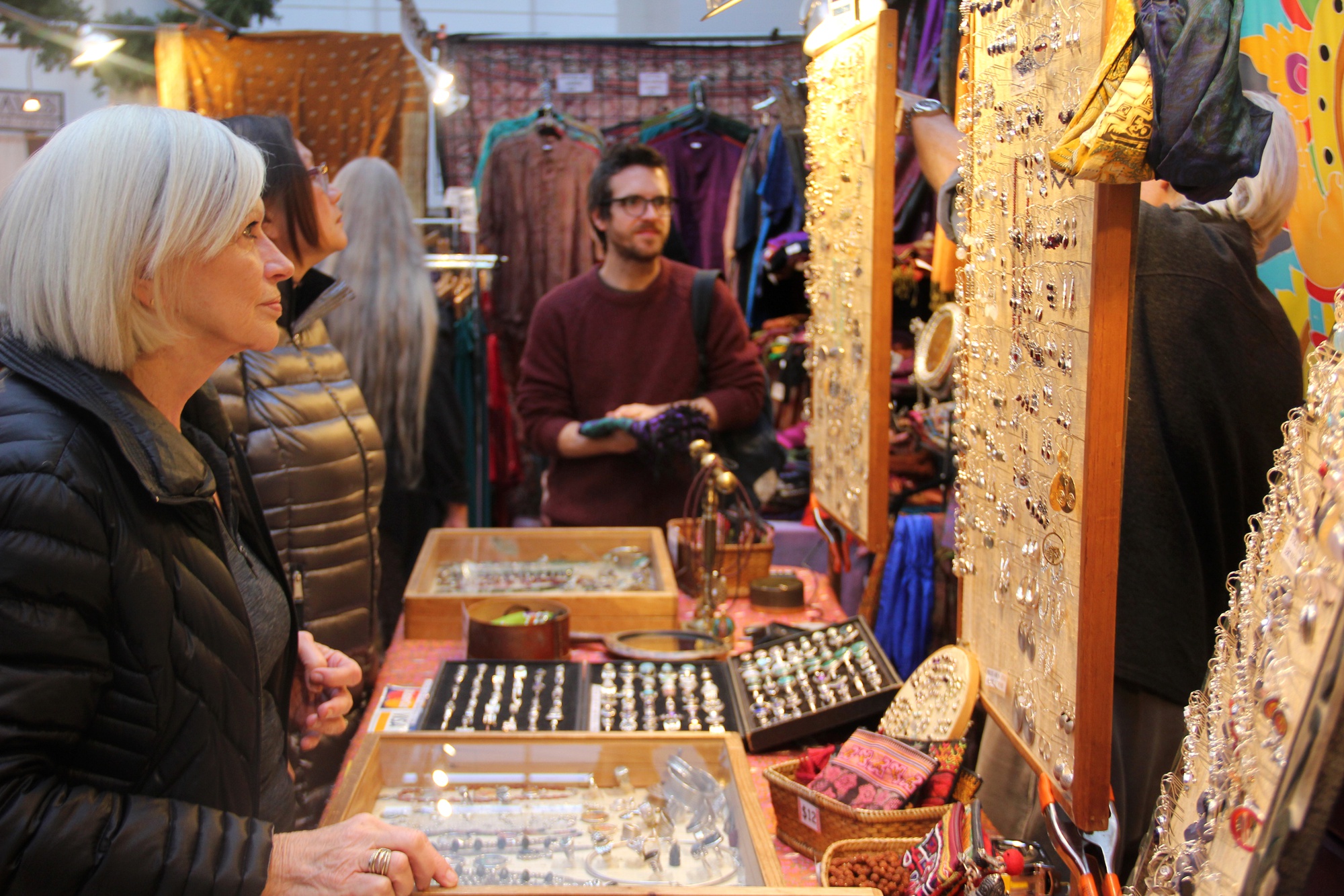 Holiday Fair Draws Loyal Shoppers and Vendors News The Harvard Crimson