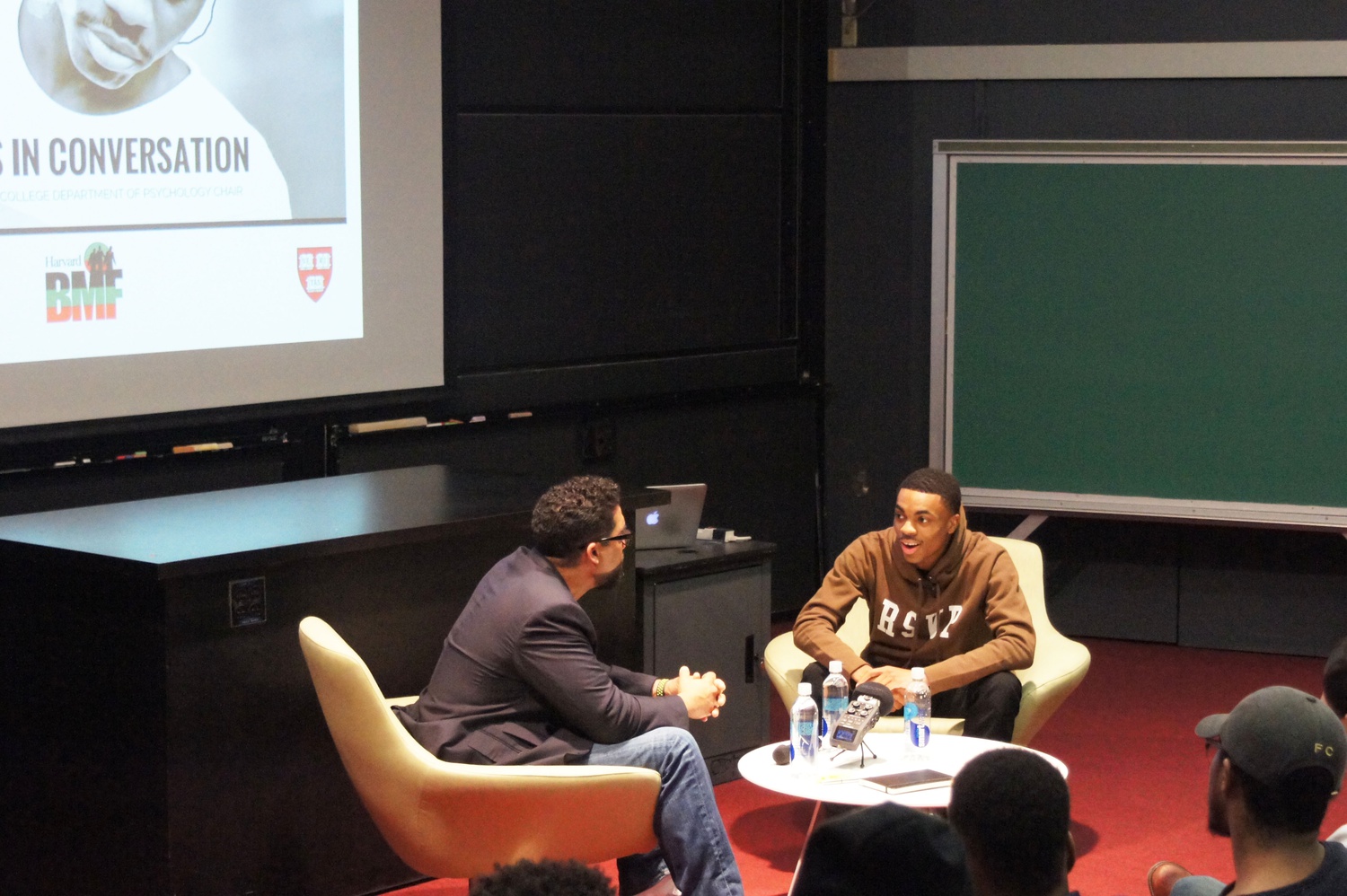The Harvard Black Men’s Forum hosted Vince Staples, a rapper from Long Beach, Calif., on Tuesday night. David Wall Rice, a professor from Morehouse College in Georgia, moderated the discussion.