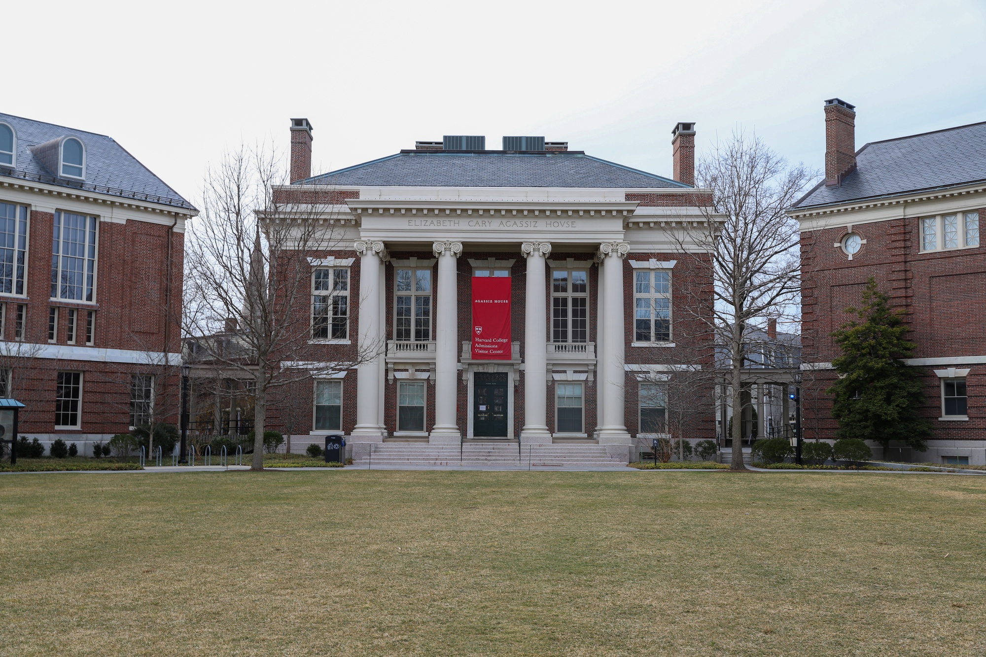 Washington Post Columnist Discusses Women's Role in Electoral Politics at Radcliffe Institute Event | News - Vimarsana News