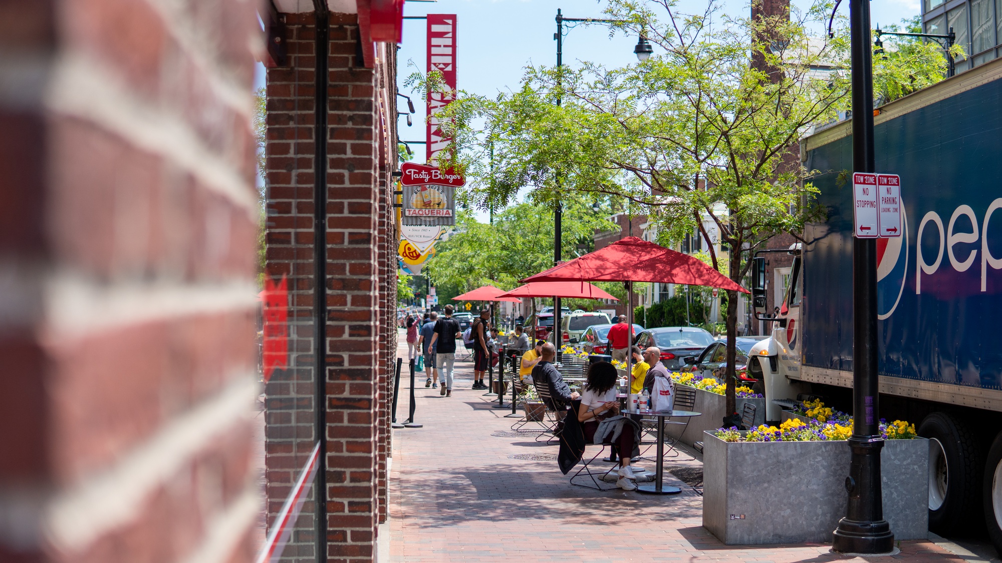 Black Business Owners 'Break Barriers,' Find a 'Niche' in Harvard Square | News - Vimarsana News