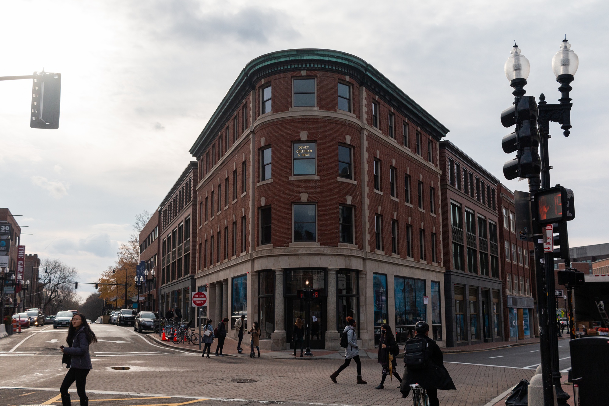 Comedy Club to Move Into Vacant Curious George Store Space in 2022 | News - Vimarsana News