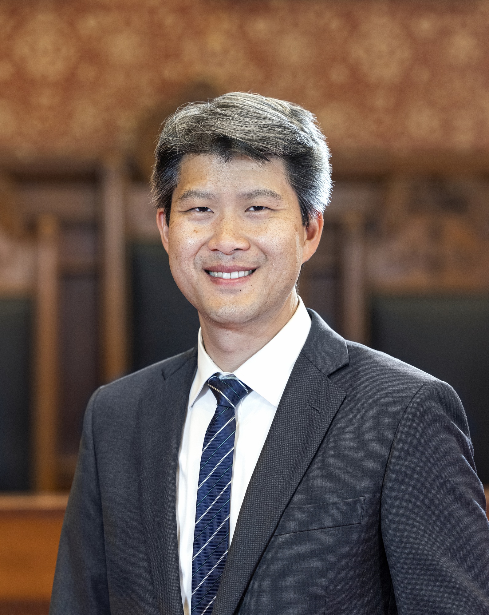 Yi-An Huang '05 Begins Term as City Manager, Pledging Deeper Connection With City Council | News - Vimarsana News