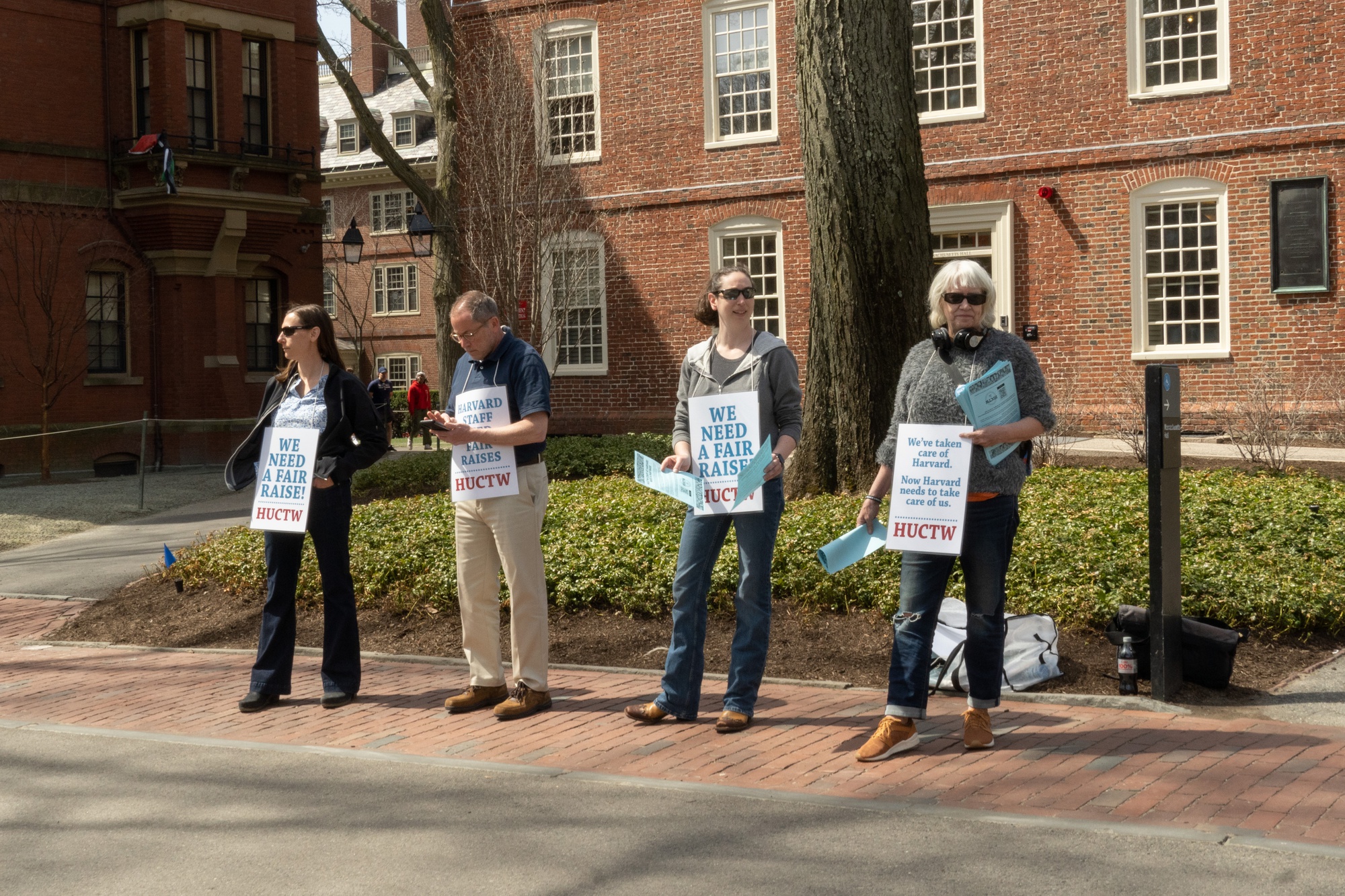 Clerical, Technical Workers Grow Frustrated Over Yearlong Contract Negotiations with Harvard | News - Vimarsana News