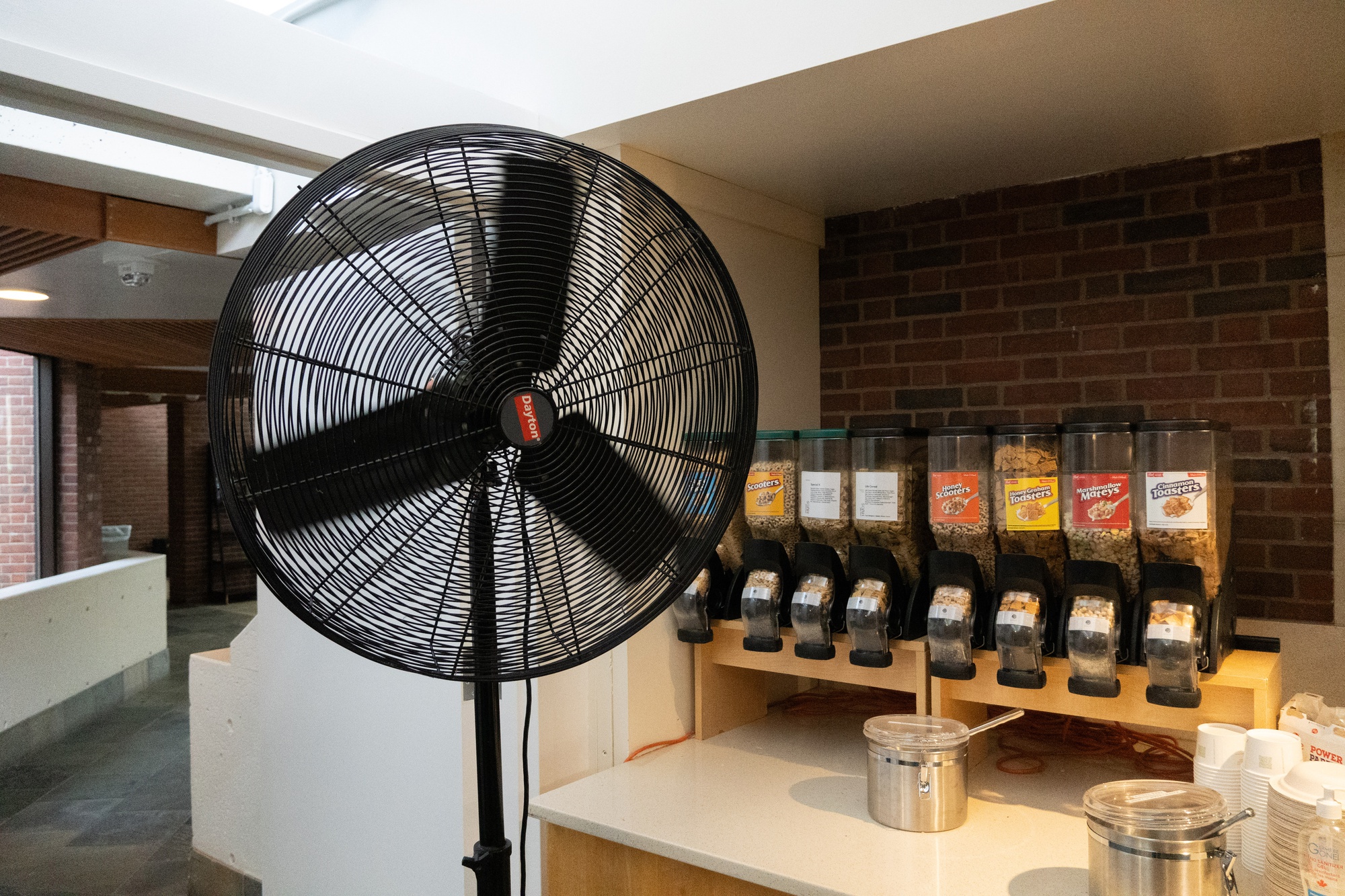 Harvard Dining Workers Across Campus Slam Lack of AC, Report Heat Exhaustion | News - Vimarsana News