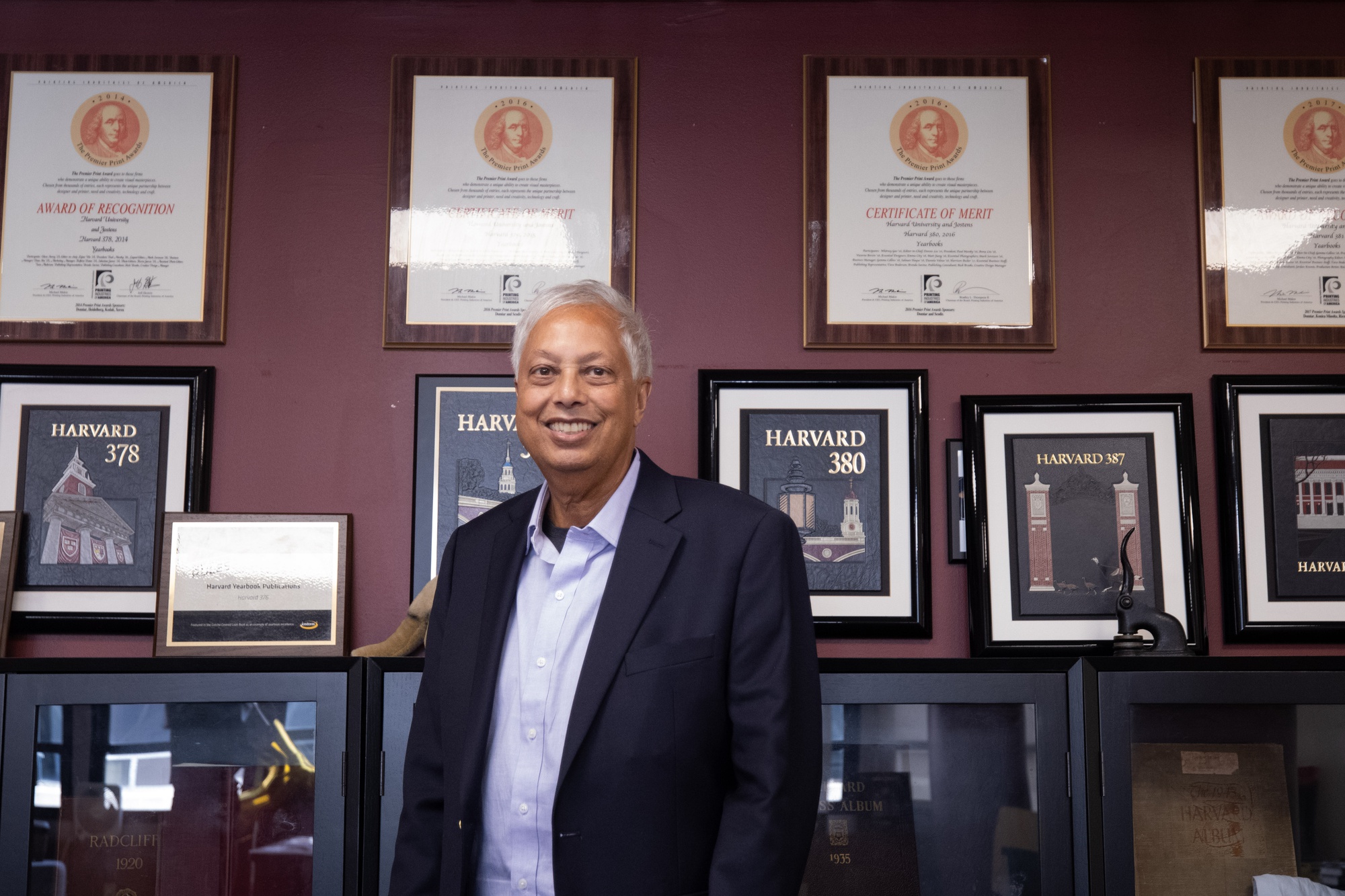 Up Close with Lee Smith | Magazine | The Harvard Crimson - Vimarsana News