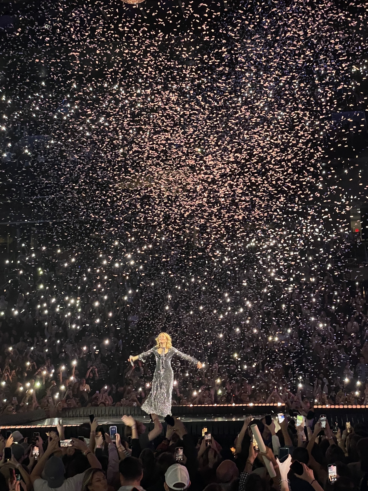 Maggie Rogers Concert Review A Dazzling Performance that Excelled on