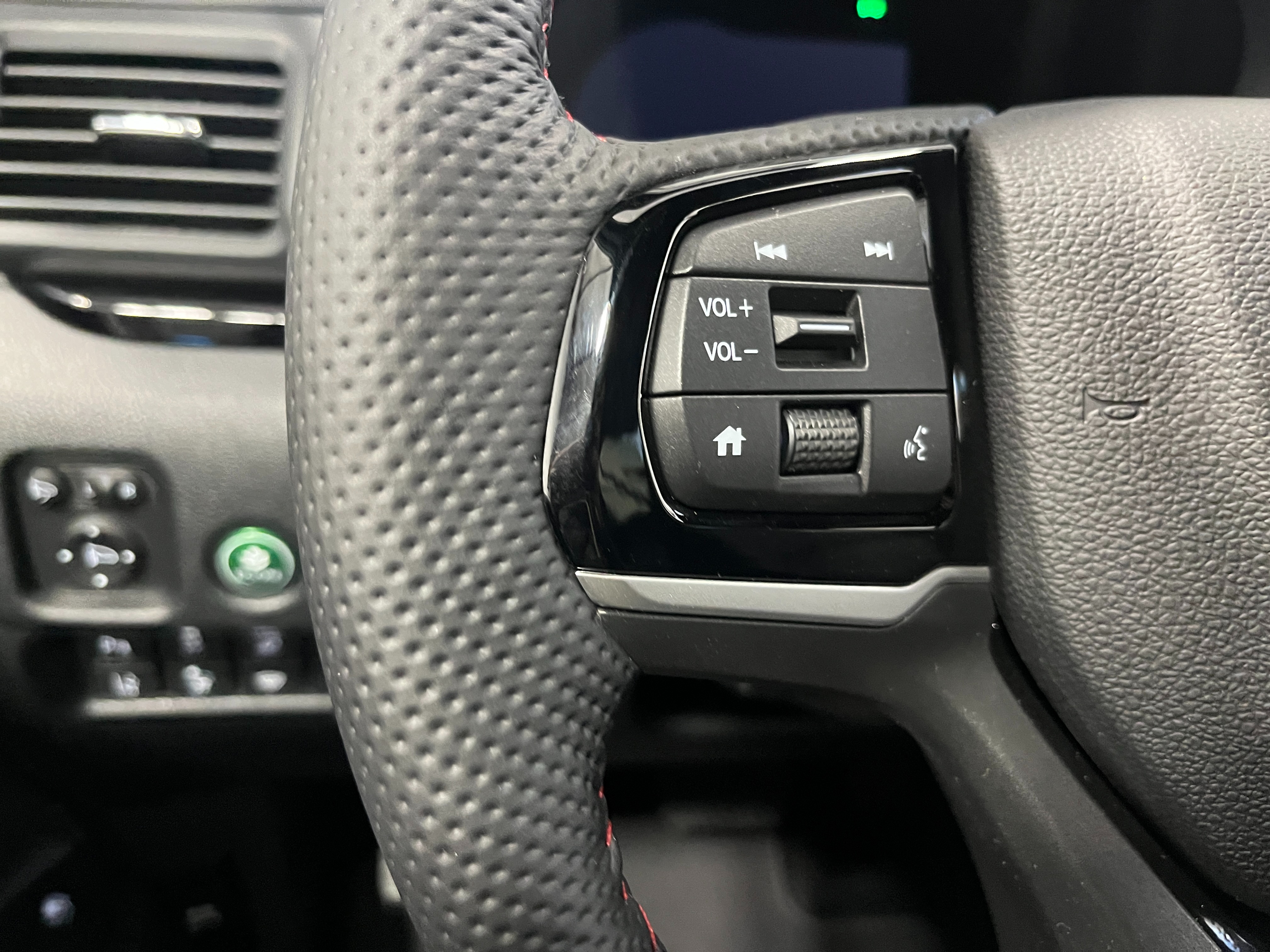 2026 Honda Ridgeline Black Edition - Photo 17