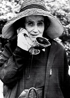 Eccentricity (behavior)