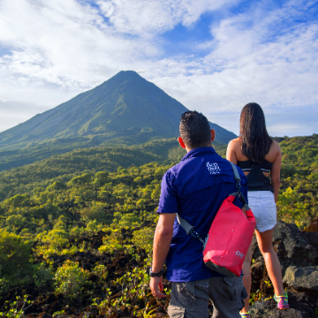 Tour de Canopy por la mañana y por la tarde Caminata al Volcan Arenal con Termas + Cena