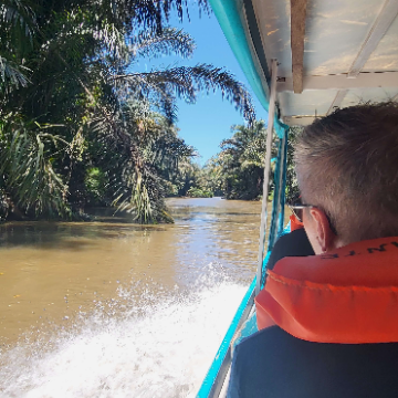 Per Bus und Boot nach Tortuguero