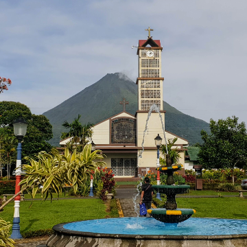 Shuttle from Santa Teresa/Malpaís to La Fortuna