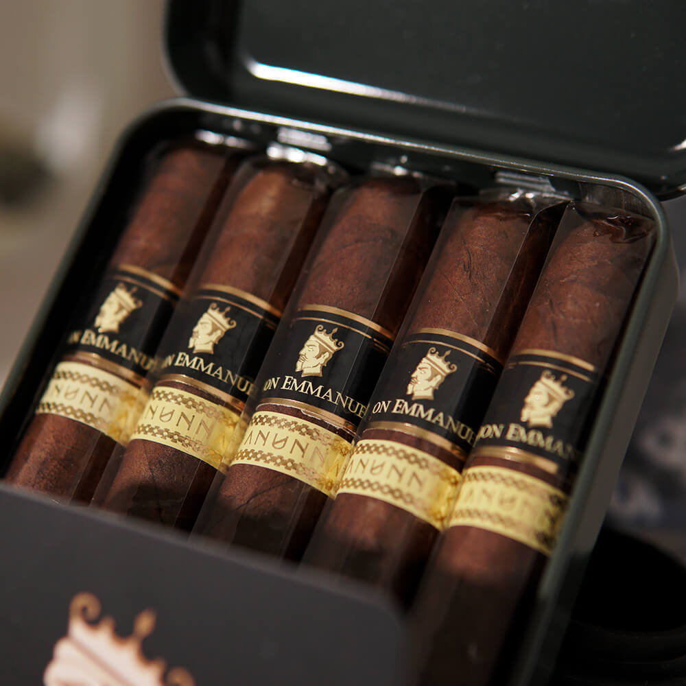 Charuto Anunnaki Corona Fina (Lata c/5) — República Dominicana