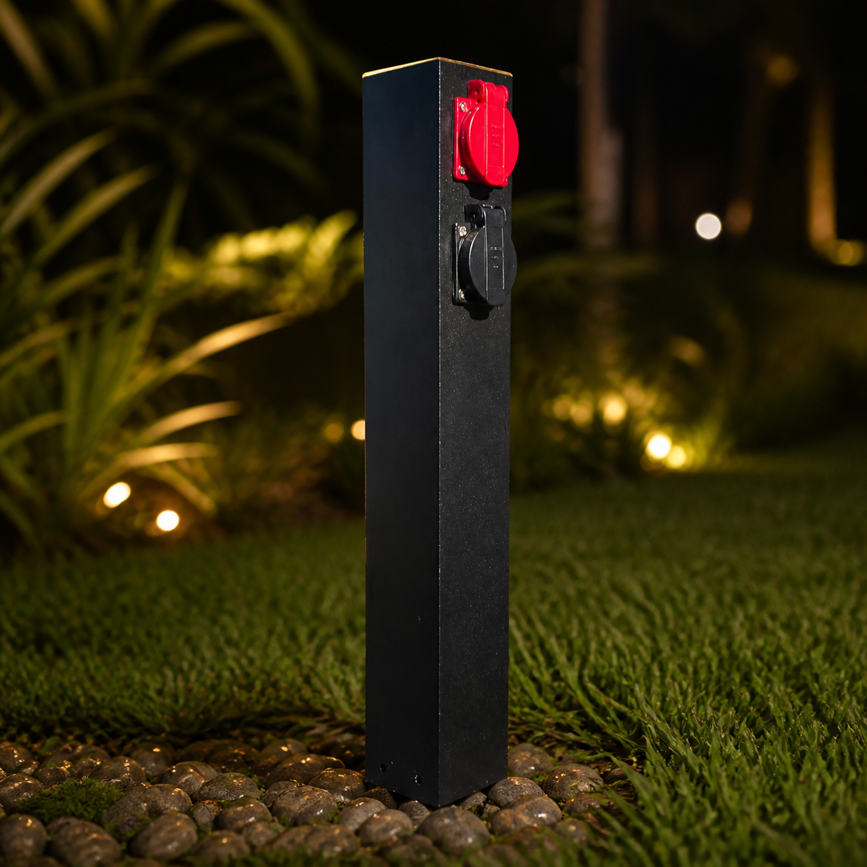 Tomada Area Externa Ou Jardim 50 CM IP54 Preto