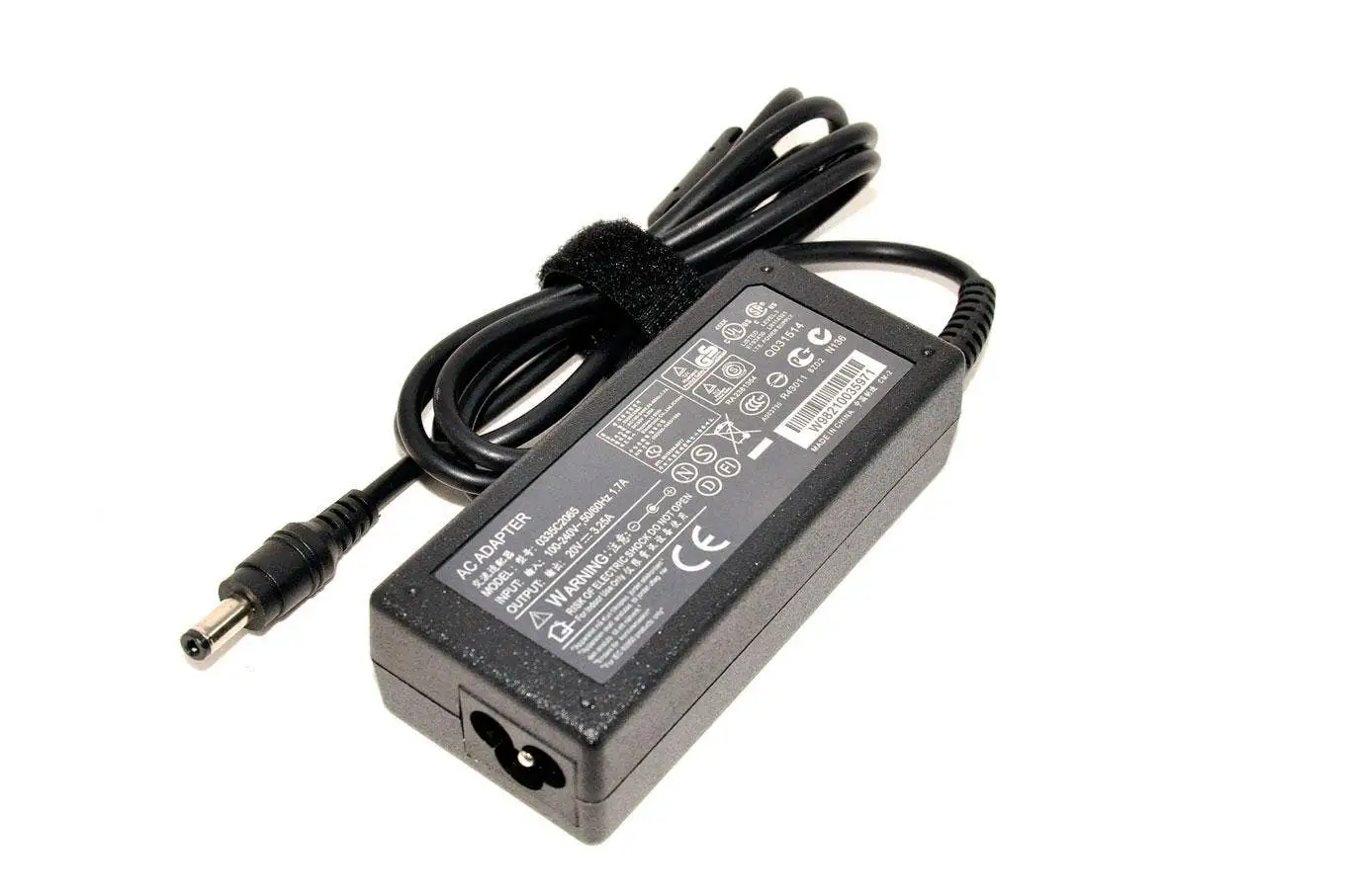 Fonte Notebook 20V 3.25A - Conector 5.5 x 2.5 mm (TOSHIBA) FT008 - Imagem 1
