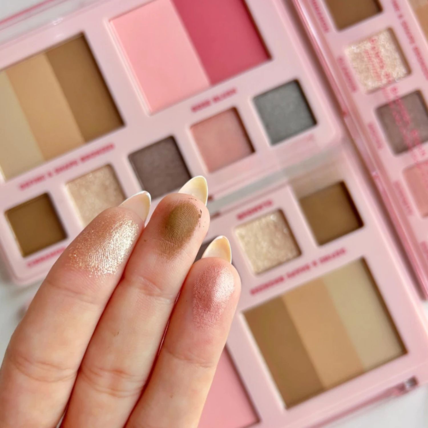 PALETA DE BRONZER, BLUSH E SOMBRA ALL IN ONE RUBY ROSE