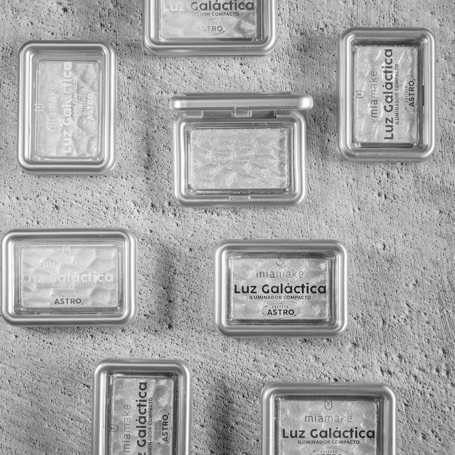 ILUMINADOR COMPACTO LUZ GALÁCTICA MIA MAKE