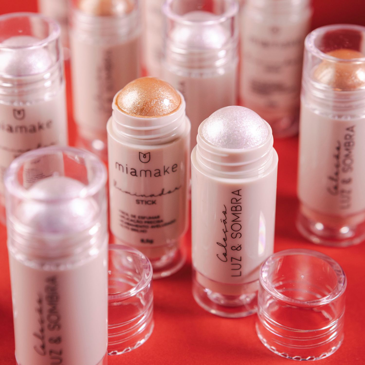 Iluminador em Stick Coleção Luz & Sombra Dourado Mia Make