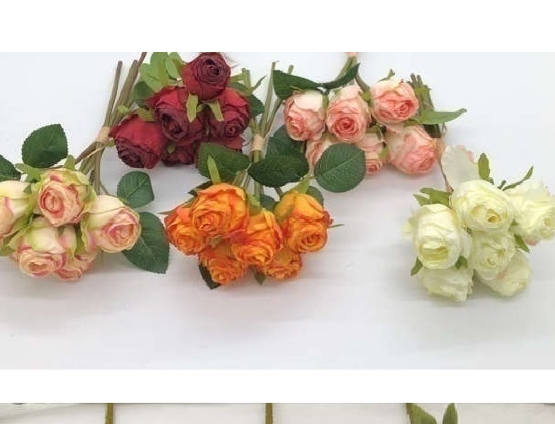 Buquê de Botões de Rosa Desidratados com 6 Hastes