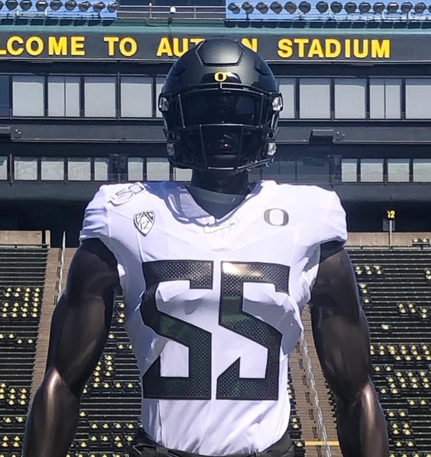 Oregon Unveils New Uniforms