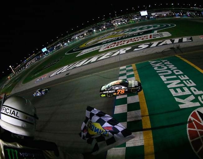 NASCAR Saturday Night at Kentucky Speedway for Quaker State 400