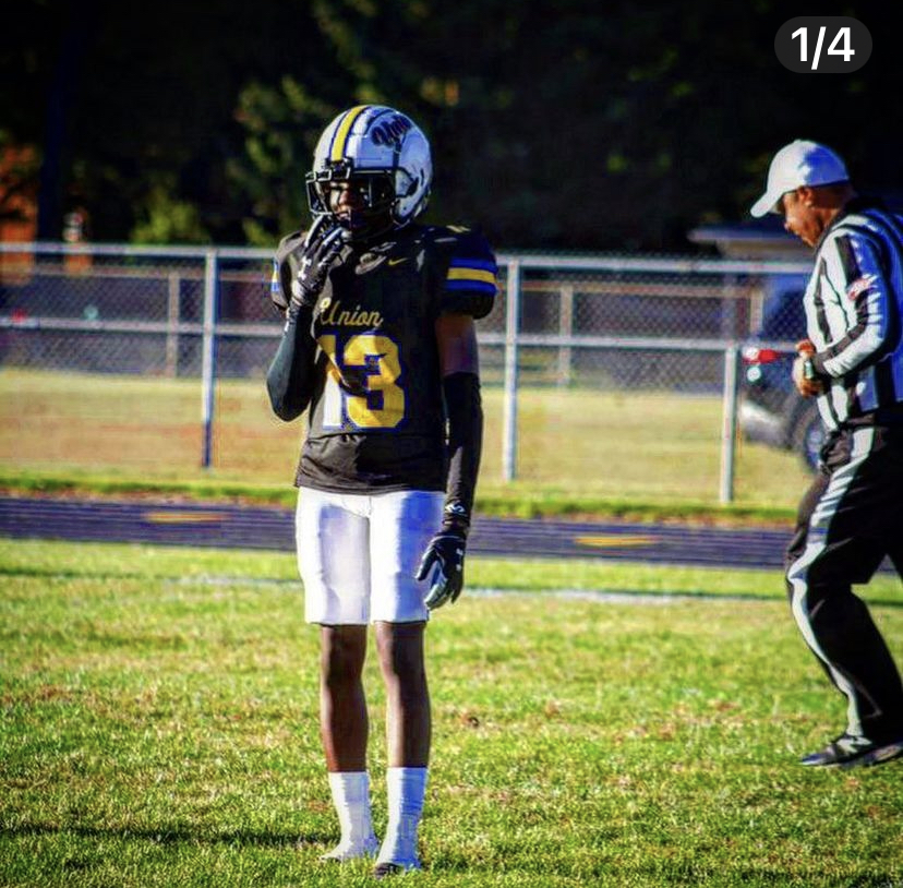 Redford Union 2023 CB/S Tshawn Gribble has signed his Letter of Intent