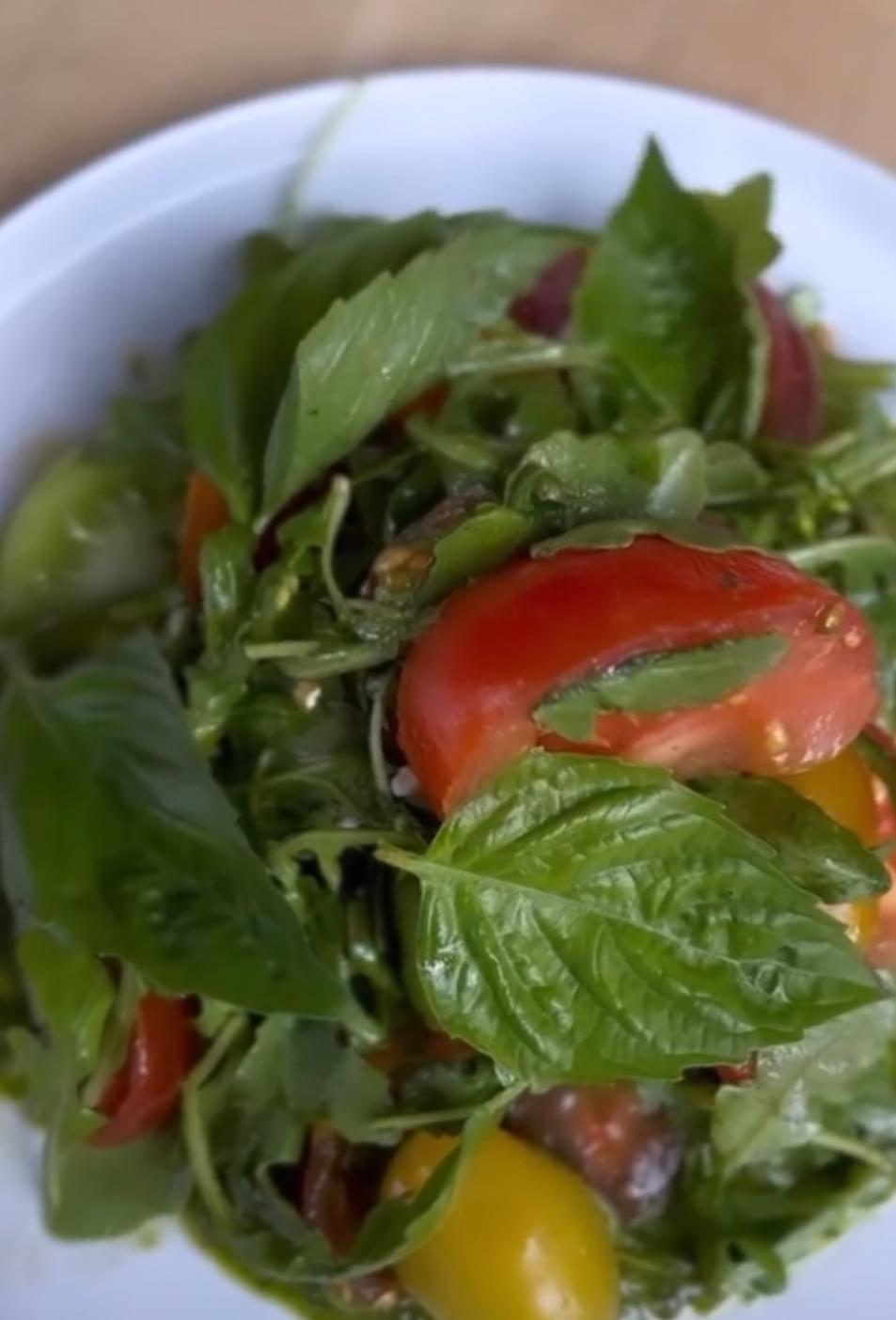 Heirloom Tomato & Burrata Salad