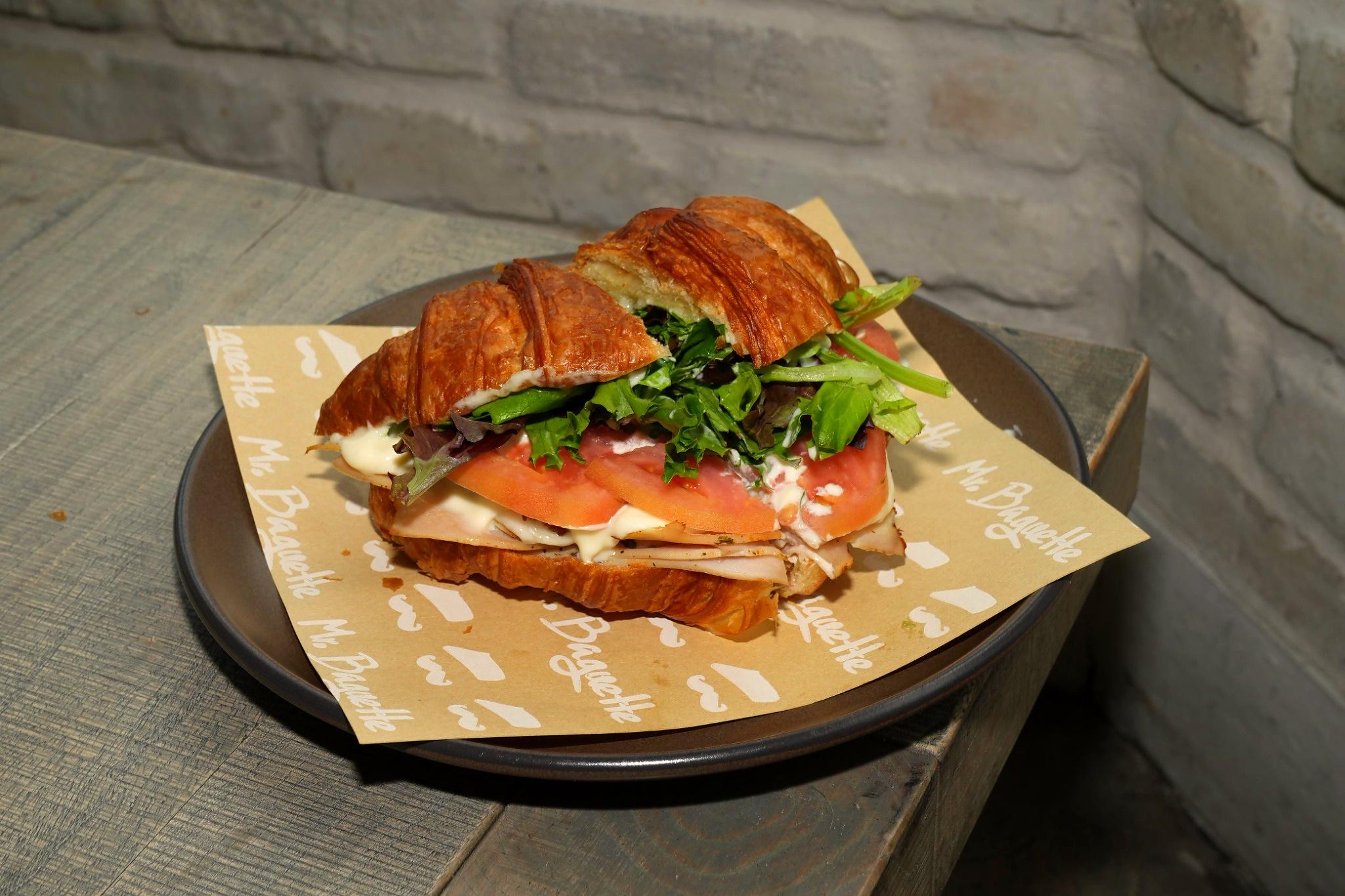 CROISSANT CLUB