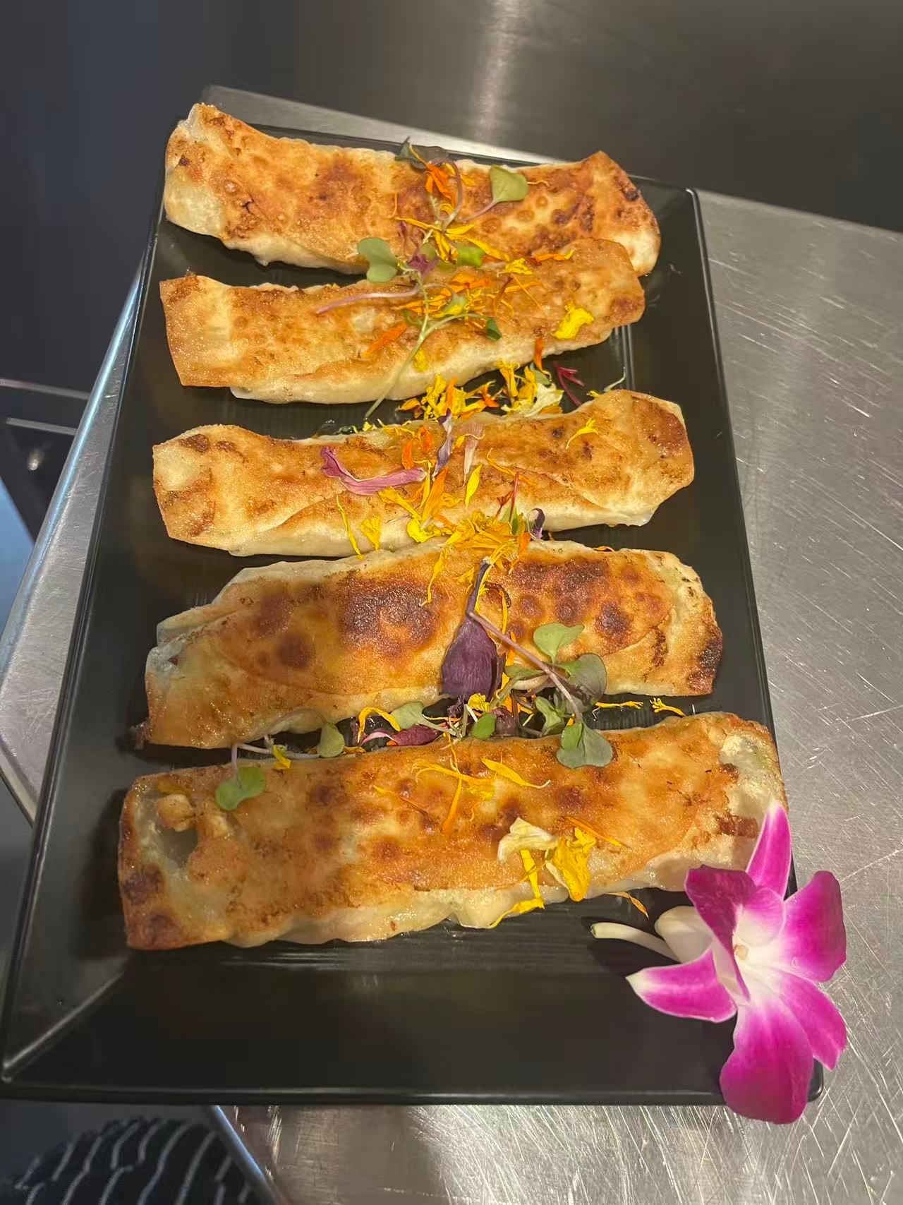 Tofu Pan Fried Dumplings 豆腐锅贴